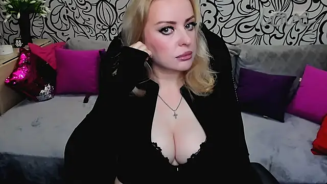 Hotdreamhere online show from 23, 12, 2025