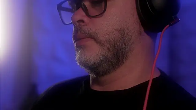 Snapshot of Sanders_White chatting on 15, 10, 2025 Sanders White online show from 15, 10, 2025