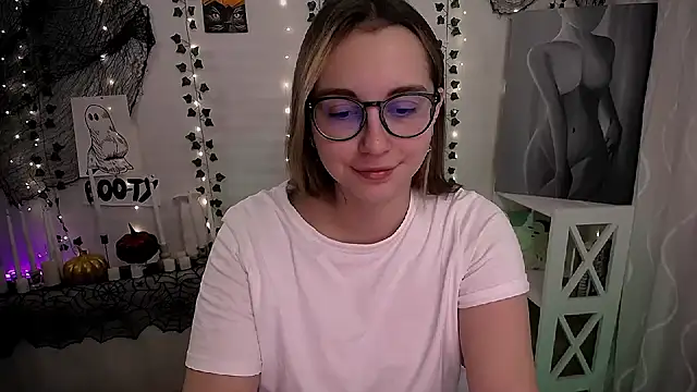 SweetPrincess  online show from 4, 11, 2025