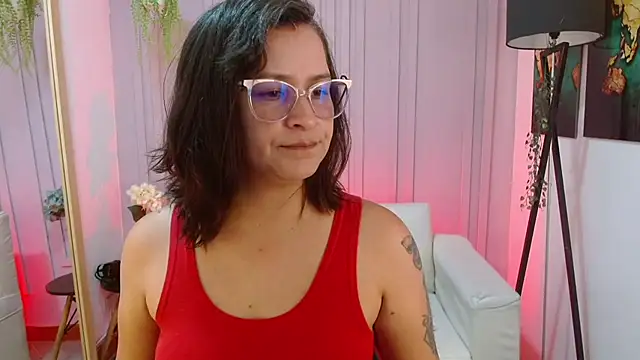 Britney taylor  online show from 28, 1, 2025