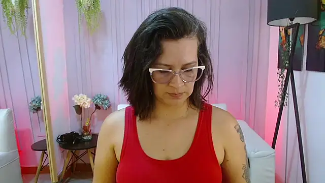 Britney taylor  online show from 28, 1, 2025