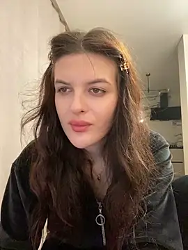 Snapshot of little_belucci chatting on 12, 12, 2024 little belucci online show from 12, 12, 2024