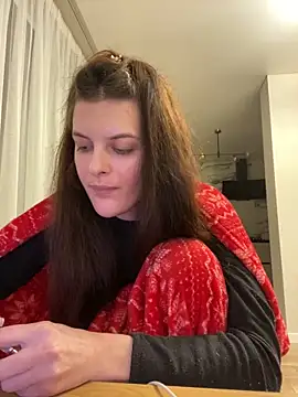 Snapshot of little_belucci chatting on 16, 12, 2024 little belucci online show from 16, 12, 2024