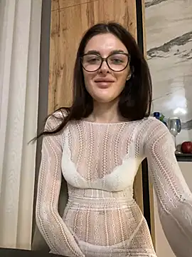 Snapshot of little_belucci chatting on 25, 12, 2024 little belucci online show from 25, 12, 2024