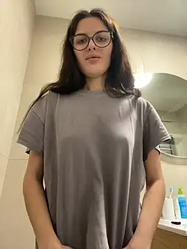 Snapshot of little_belucci chatting on 6, 2, 2025 little belucci online show from 6, 2, 2025