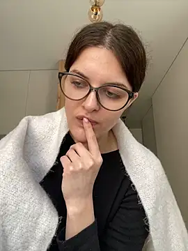 Snapshot of little_belucci chatting on 9, 2, 2025 little belucci online show from 9, 2, 2025