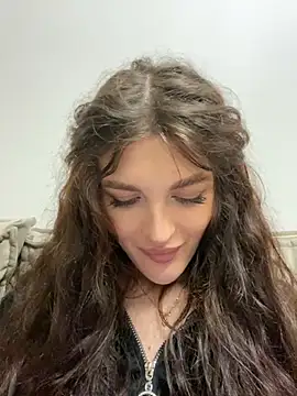 Snapshot of little_belucci chatting on 16, 2, 2025 little belucci online show from 16, 2, 2025