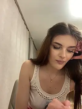 Snapshot of little_belucci chatting on 14, 3, 2025 little belucci online show from 14, 3, 2025