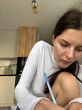 Snapshot of little_belucci chatting on 10, 9, 2025 little belucci online show from 10, 9, 2025