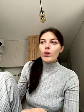 Snapshot of little_belucci chatting on 1, 10, 2025 little belucci online show from 1, 10, 2025