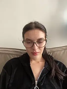 Snapshot of little_belucci chatting on 20, 10, 2025 little belucci online show from 20, 10, 2025