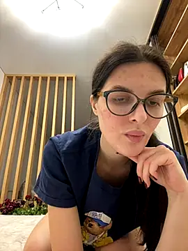 Snapshot of little_belucci chatting on 22, 10, 2025 little belucci online show from 22, 10, 2025