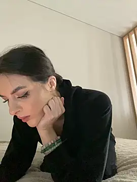 Snapshot of little_belucci chatting on 9, 11, 2025 little belucci online show from 9, 11, 2025