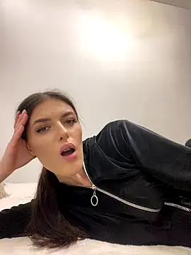 Snapshot of little_belucci chatting on 10, 11, 2025 little belucci online show from 10, 11, 2025