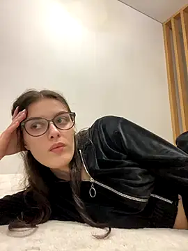 Snapshot of little_belucci chatting on 12, 11, 2025 little belucci online show from 12, 11, 2025