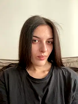 Snapshot of little_belucci chatting on 14, 11, 2025 little belucci online show from 14, 11, 2025