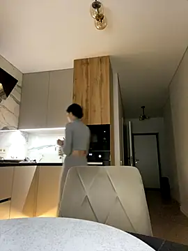 Snapshot of little_belucci chatting on 27, 11, 2025 little belucci online show from 27, 11, 2025