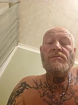 Snapshot of Happytats chatting on 1, 11, 2025 Happytats online show from 1, 11, 2025