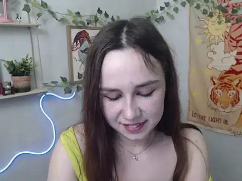 Snapshot of VeryVeryVeryShy_ chatting on 18, 4, 2026 VeryVeryVeryShy online show from 18, 4, 2026