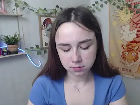 Snapshot of VeryVeryVeryShy_ chatting on 28, 4, 2026 VeryVeryVeryShy online show from 28, 4, 2026