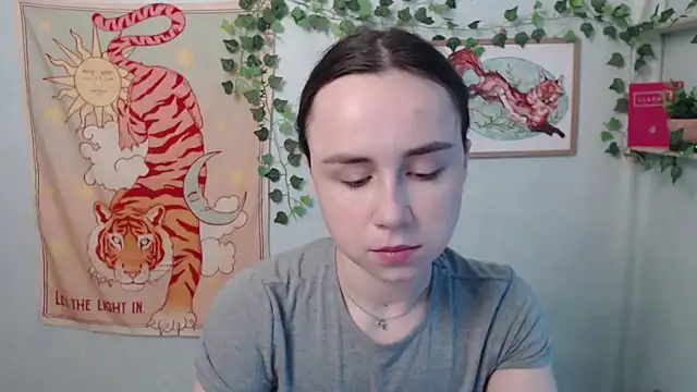 Snapshot of VeryVeryVeryShy_ chatting on 23, 5, 2026 VeryVeryVeryShy online show from 23, 5, 2026