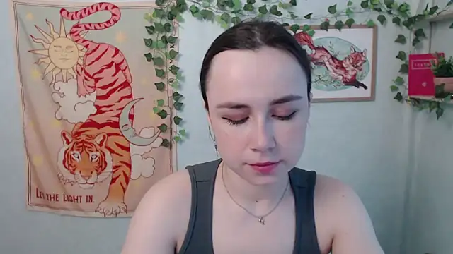 Snapshot of VeryVeryVeryShy_ chatting on 26, 5, 2026 VeryVeryVeryShy online show from 26, 5, 2026