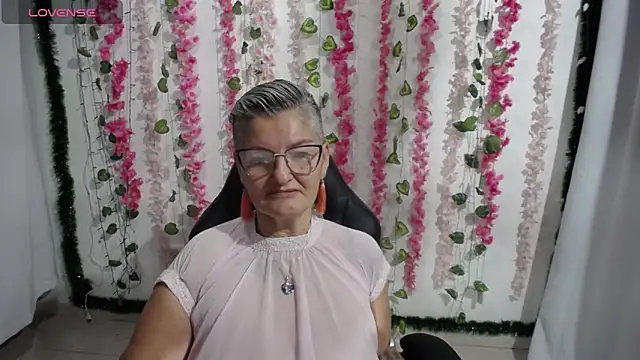 bety-cum2 online show from 7, 2, 2025