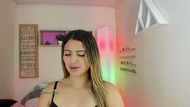 Snapshot of little_antonela chatting on 5, 12, 2024 little antonela online show from 5, 12, 2024