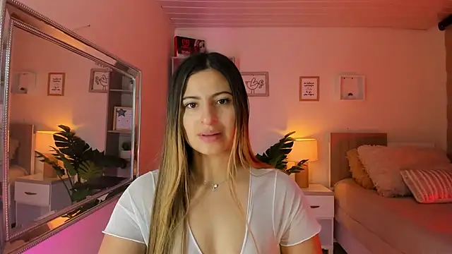 Snapshot of little_antonela chatting on 13, 12, 2024 little antonela online show from 13, 12, 2024