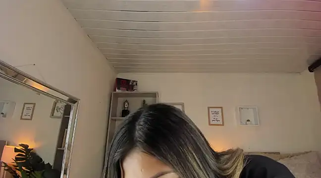 Snapshot of little_antonela chatting on 31, 1, 2025 little antonela online show from 31, 1, 2025