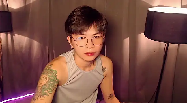 Snapshot of Sexy_Handsome_Drex chatting on 5, 3, 2025 Sexy Handsome Drex online show from 5, 3, 2025