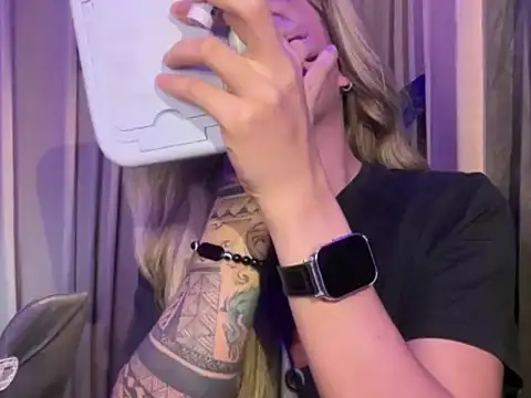 Sexy Handsome Drex online show from 5, 4, 2026