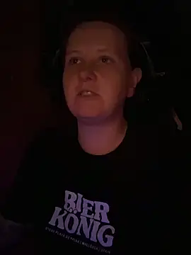 Snapshot of wetgerman_2 chatting on 3, 10, 2025 wetgerman 2 online show from 3, 10, 2025