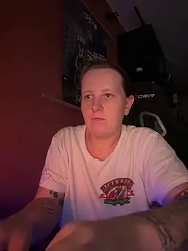 Snapshot of wetgerman_2 chatting on 17, 10, 2025 wetgerman 2 online show from 17, 10, 2025