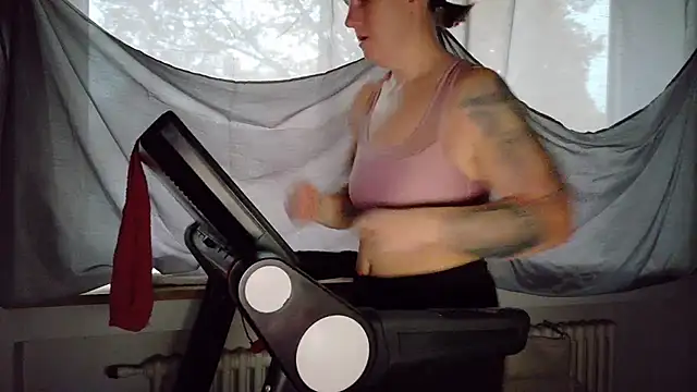 Snapshot of wetgerman_2 chatting on 6, 11, 2025 wetgerman 2 online show from 6, 11, 2025