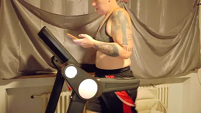 Snapshot of wetgerman_2 chatting on 8, 11, 2025 wetgerman 2 online show from 8, 11, 2025