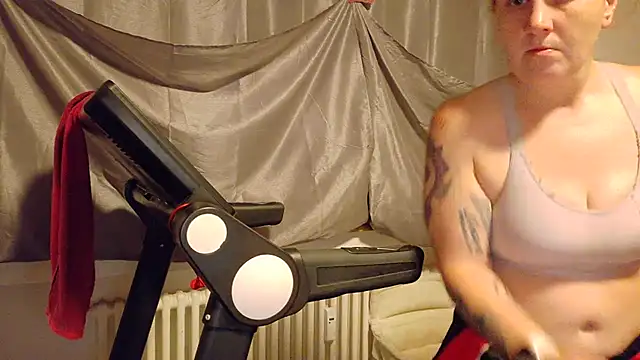 Snapshot of wetgerman_2 chatting on 25, 11, 2025 wetgerman 2 online show from 25, 11, 2025