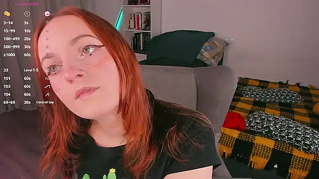 Snapshot of Alice_CutePerv chatting on 14, 10, 2025 Alice CutePerv online show from 14, 10, 2025