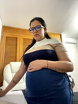 SWEETLILY18 online show from 15, 10, 2025