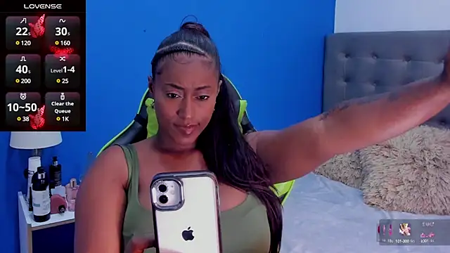 Snapshot of Brunna-Brownn chatting on 18, 12, 2024 Brunna-Brownn online show from 18, 12, 2024