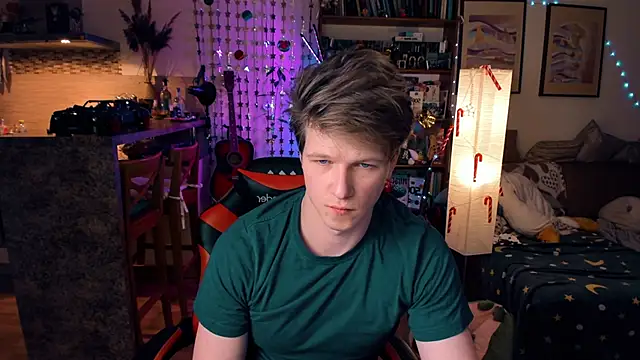 Snapshot of Breston_Sweet chatting on 18, 12, 2024 Breston Sweet online show from 18, 12, 2024