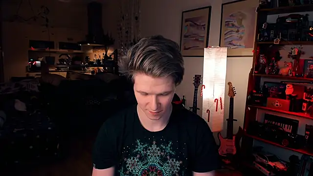 Snapshot of Breston_Sweet chatting on 23, 12, 2024 Breston Sweet online show from 23, 12, 2024