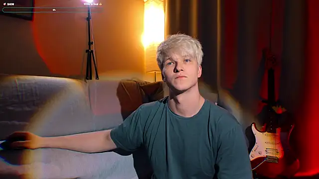 Snapshot of Breston_Sweet chatting on 28, 10, 2025 Breston Sweet online show from 28, 10, 2025