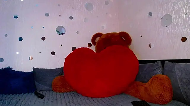 GENTLY--EVIL online show from 14, 3, 2025