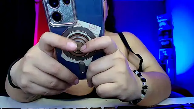 lulubigtitts1 online show from 13, 9, 2025