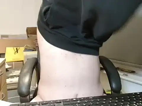 Snapshot of bigbadjon69 chatting on 17, 12, 2024 bigbadjon69 online show from 17, 12, 2024