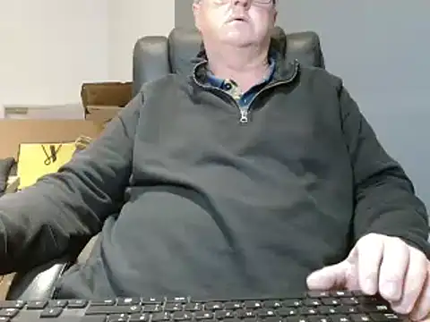 Snapshot of bigbadjon69 chatting on 21, 12, 2024 bigbadjon69 online show from 21, 12, 2024