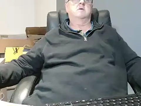 Snapshot of bigbadjon69 chatting on 23, 12, 2024 bigbadjon69 online show from 23, 12, 2024