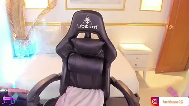 lucy26  online show from 31, 1, 2025