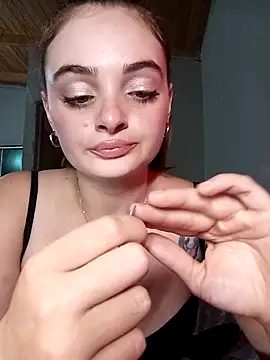 Emmacut online show from 5, 4, 2026